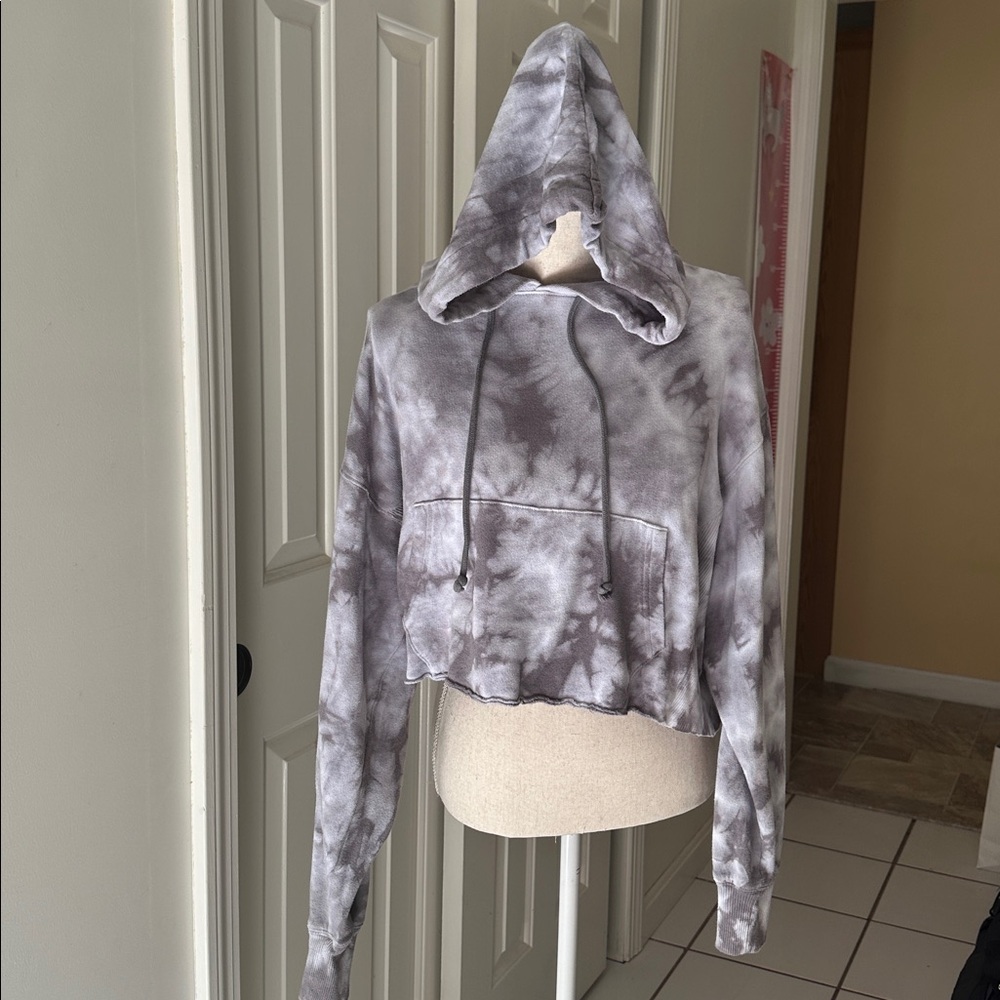 tie dye gray cropped hoodie